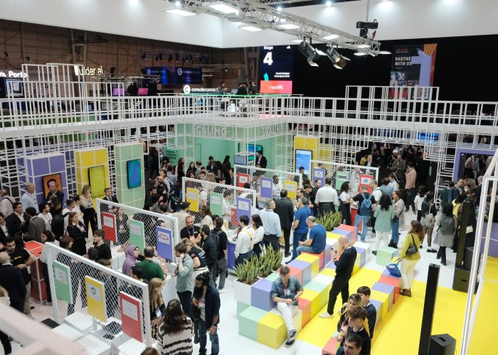 f4b0a642-cbff-491b-8ab5-162982e0d120-0-2photo_representation__gallery_-WebSummit0120-(1)